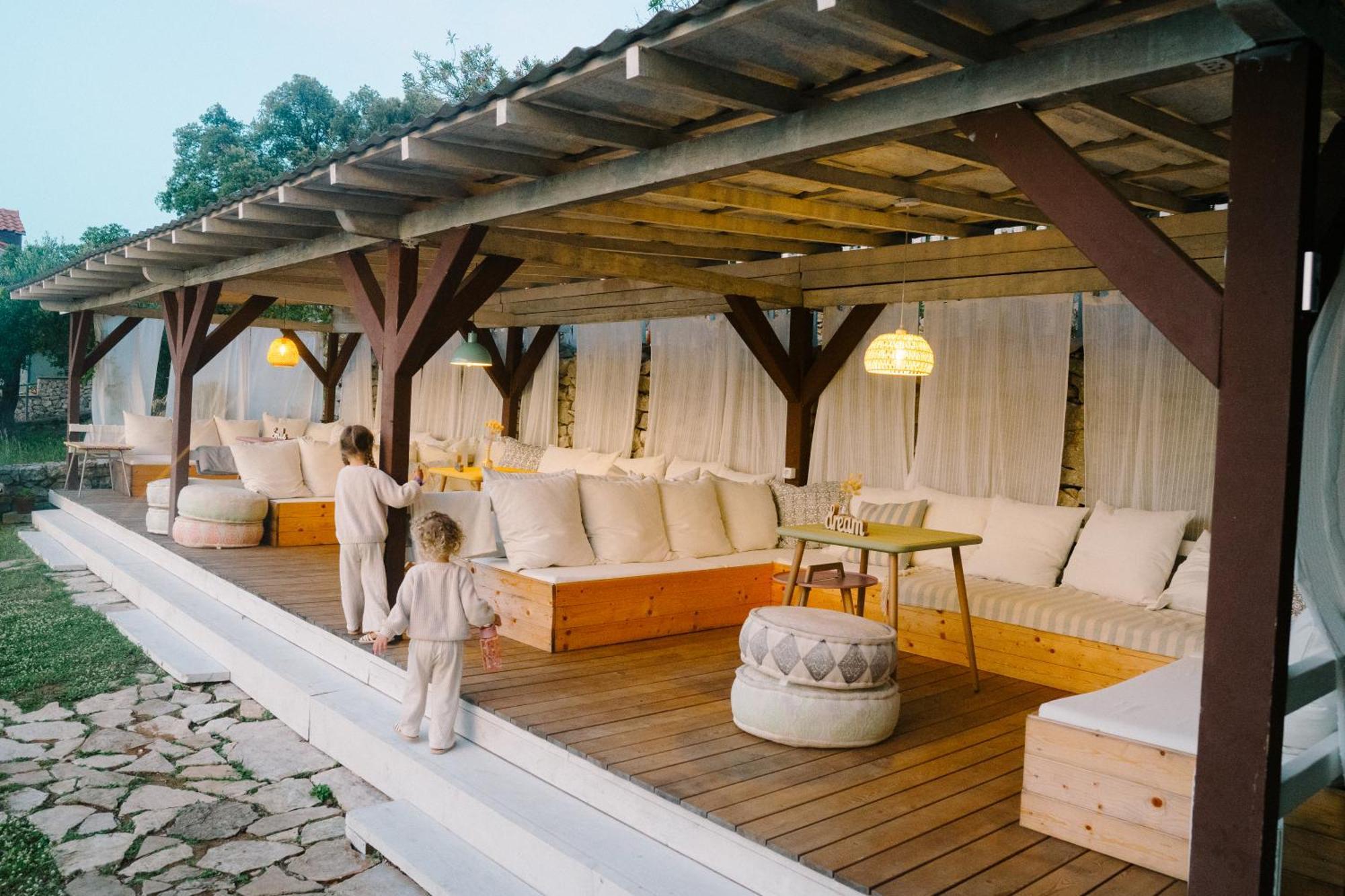 Eco Aparthotel The Dreamers'S Club ลุมบาร์ดา ภายนอก รูปภาพ