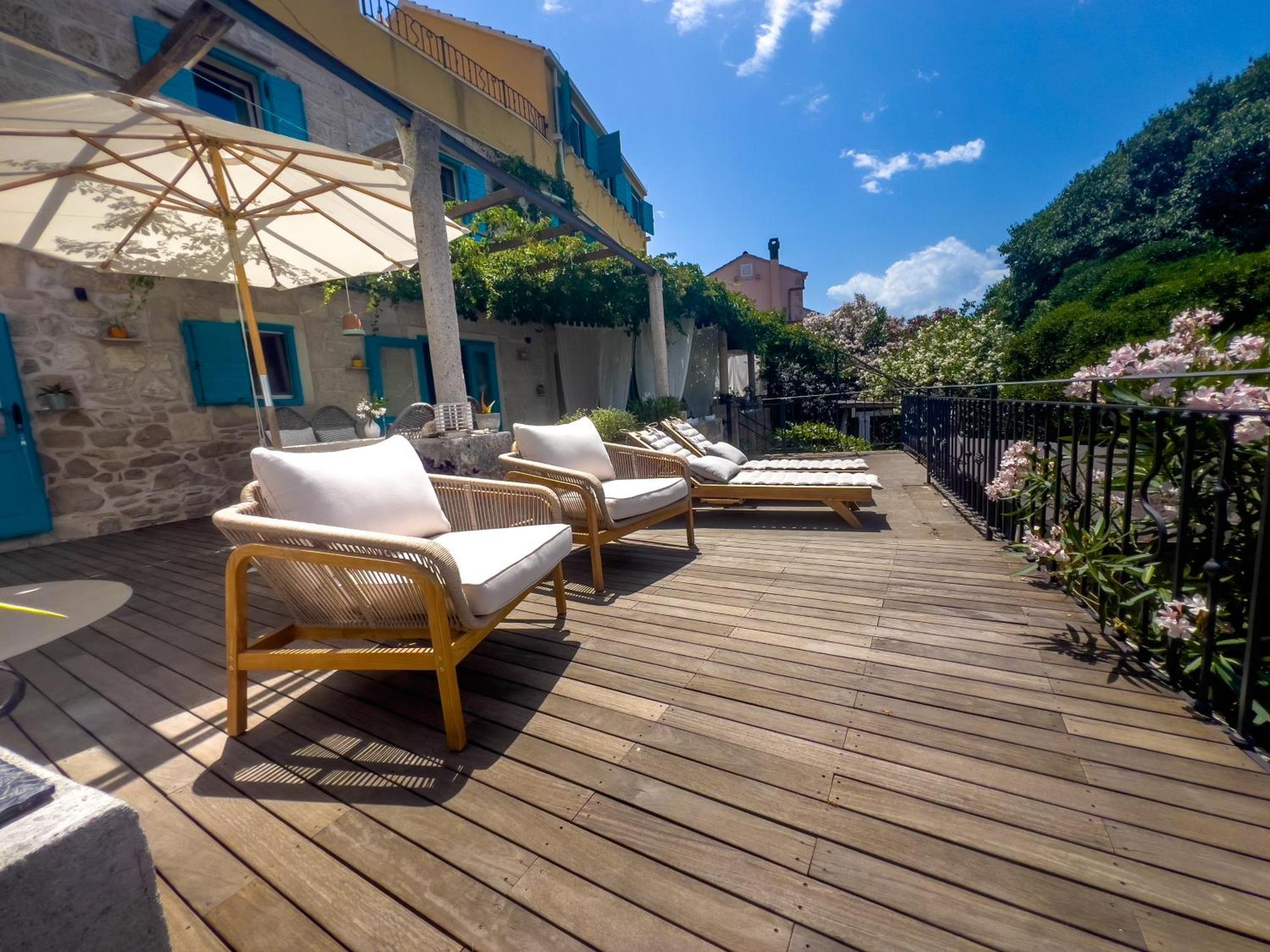 Eco Aparthotel The Dreamers'S Club ลุมบาร์ดา ภายนอก รูปภาพ